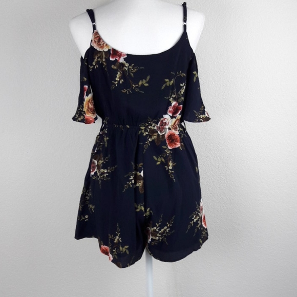 Voins Romper - Picture 4 of 7